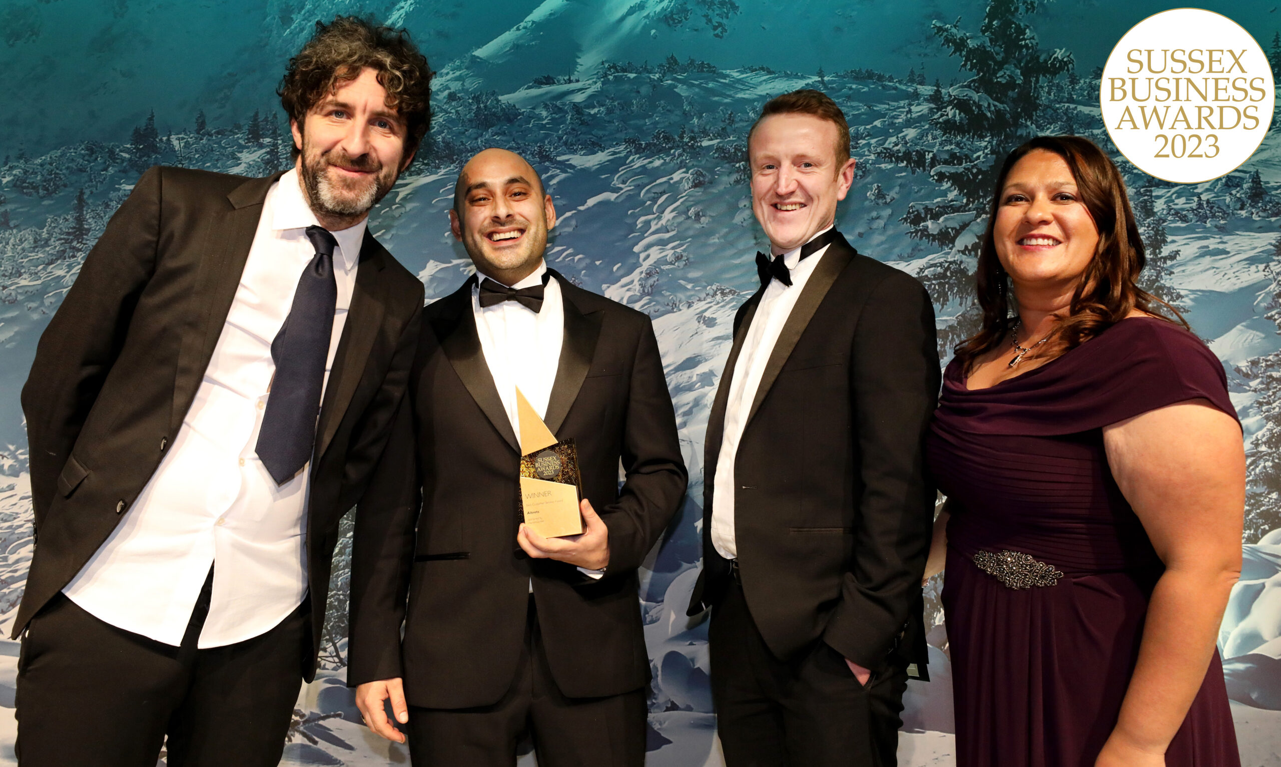 Read more about the article Celebrating Excellence: Altnets Awarded ‘Best Customer Service’ at Sussex Business Awards!